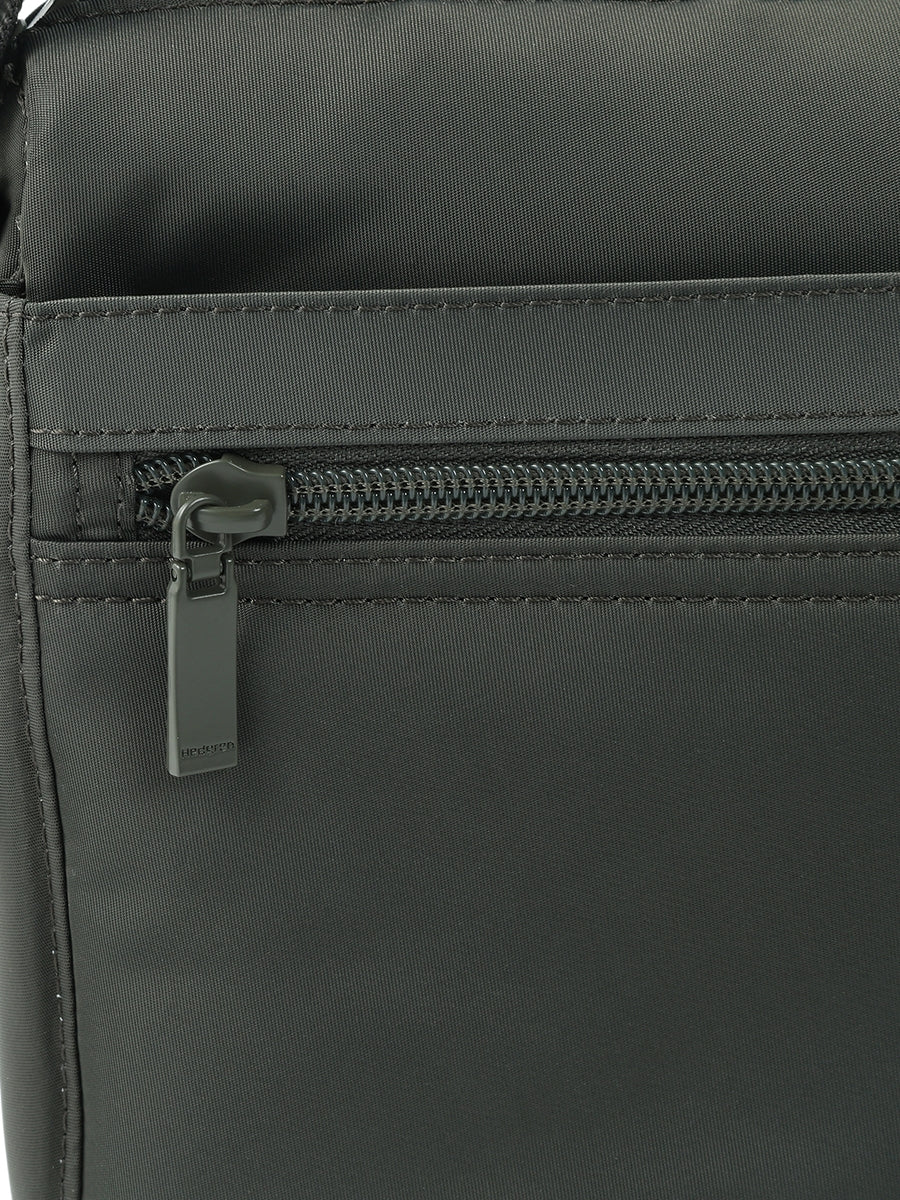 HEDGREN Eye M Crossbody/Sling/Messenger